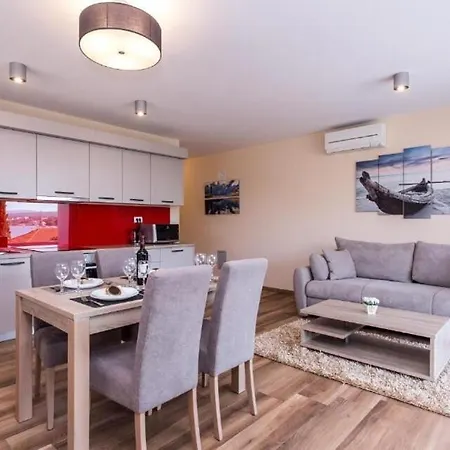 Marina Apartament *