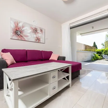 Apartament Marina